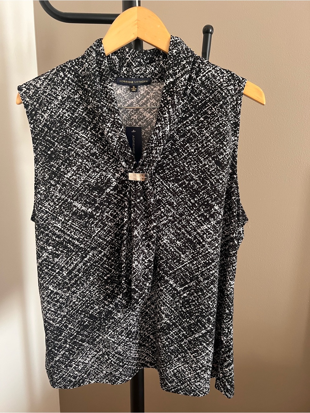 U.S. Size XL - Adrienne Vittadini Black & White Sleeveless Tie-Neck Blouse